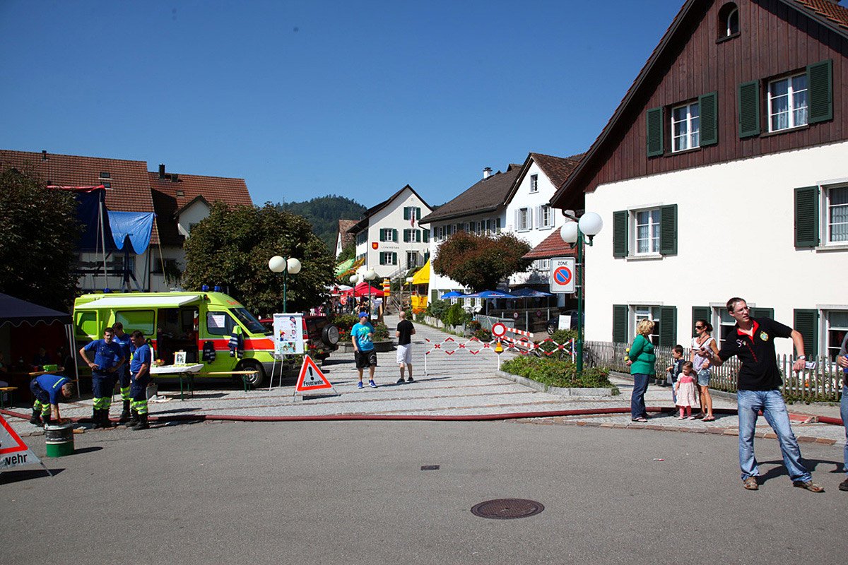 Spassige Aktivitäten für die gesamte Familie, zum Beispiel am Oetwiler Kellerfest (Foto: IQWO.ch Josef Koller)